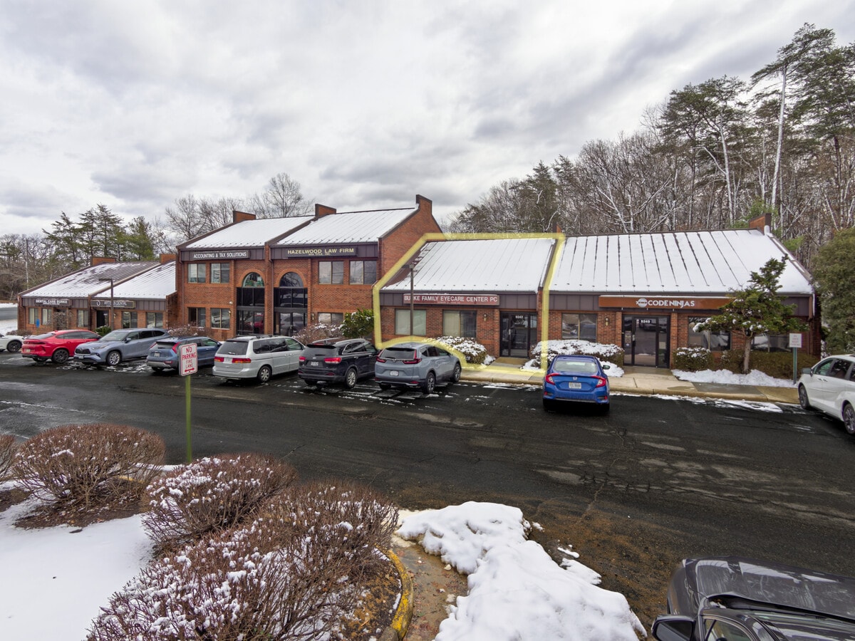 9247 Old Keene Mill Rd, Burke, VA 22015 - Unit 5 -  - Interior Photo - Image 1 of 12