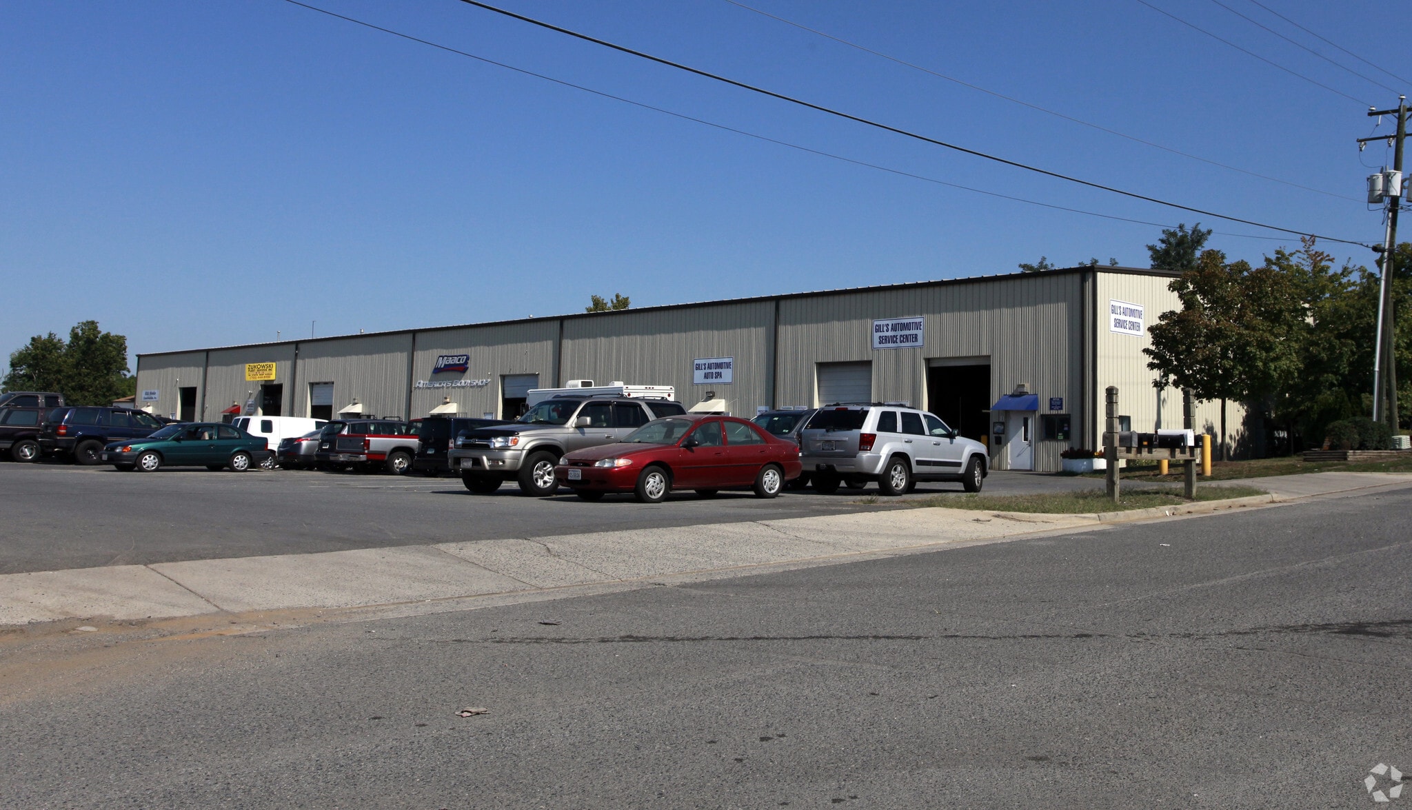 21585 Cedar Ln, Sterling, VA for lease Primary Photo- Image 1 of 3