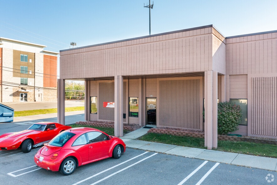 27475-27487 Schoolcraft Rd, Livonia, MI for lease - Building Photo - Image 3 of 10