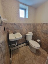 21415 W Greenfield Ave, New Berlin, WI à louer Photo intérieure- Image 1 de 5