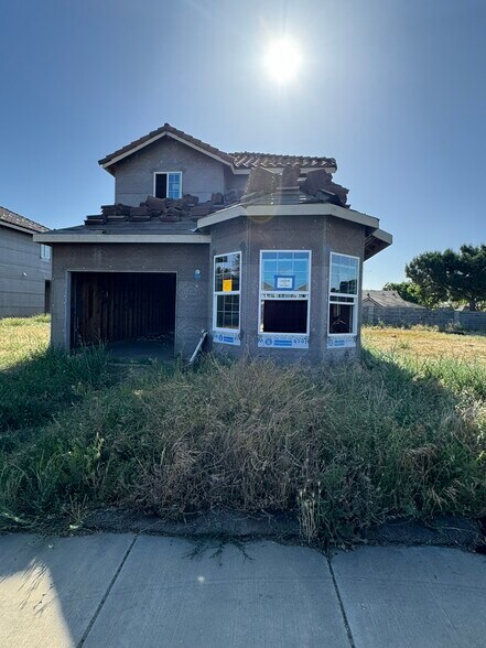 1578 E Whitmore Ave, Ceres, CA à vendre - Photo du bâtiment - Image 2 de 12
