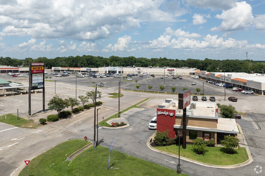 5451 Halls Mill Rd, Mobile, AL à louer - Photo du bâtiment - Image 1 de 7