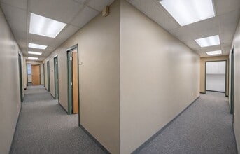 4300 Main St NE, Fridley, MN à louer Photo intérieure- Image 2 de 7