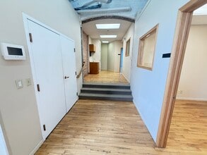 1020 Cedar Ave, St Charles, IL for lease Interior Photo- Image 2 of 22