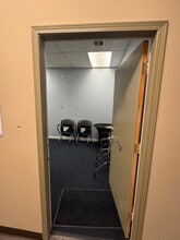 1350 W Robinhood Dr, Stockton, CA for lease Interior Photo- Image 2 of 4