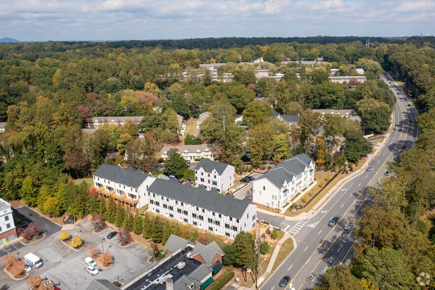 6780 Roswell Rd, Atlanta, GA for lease - Aerial - Image 2 of 3