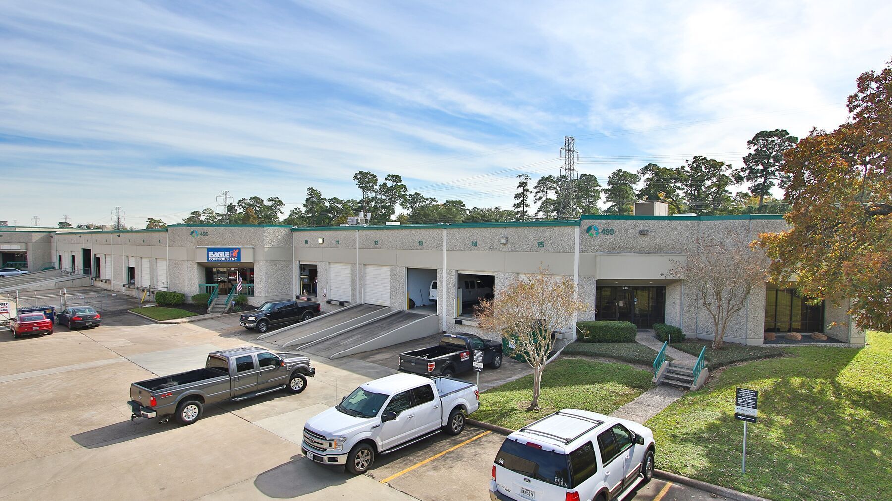 489 W 38th St, Houston, TX for lease Building Photo- Image 1 of 10
