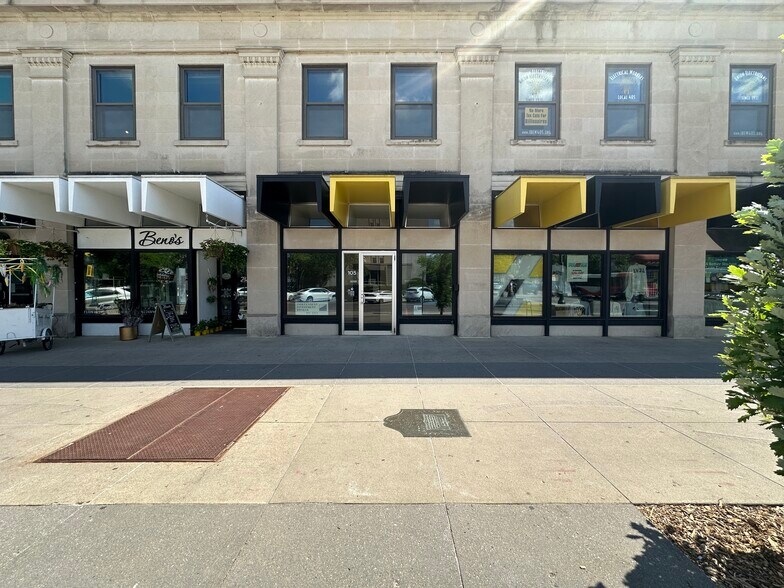 105 Iowa Ave, Iowa City, IA à louer - Photo du bâtiment - Image 2 de 3