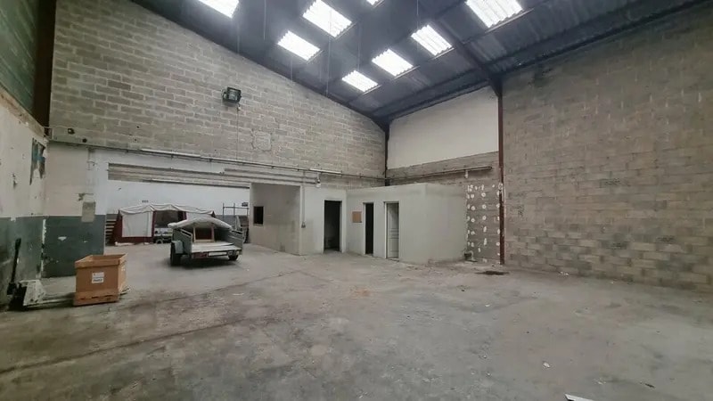 Retail in Roissy-en-Brie for lease Interior Photo- Image 1 of 38