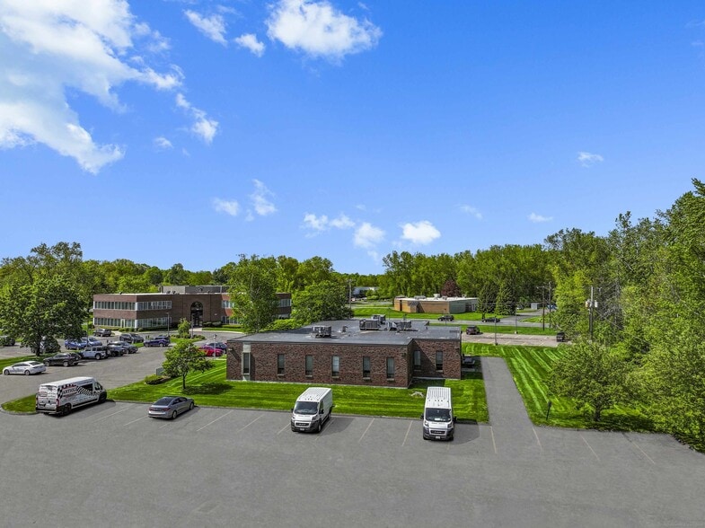 103 Phoenix Ave, Enfield, CT for lease - Building Photo - Image 2 of 5