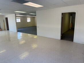 107 S Lee St, Fredericksburg, TX for lease Interior Photo- Image 2 of 10