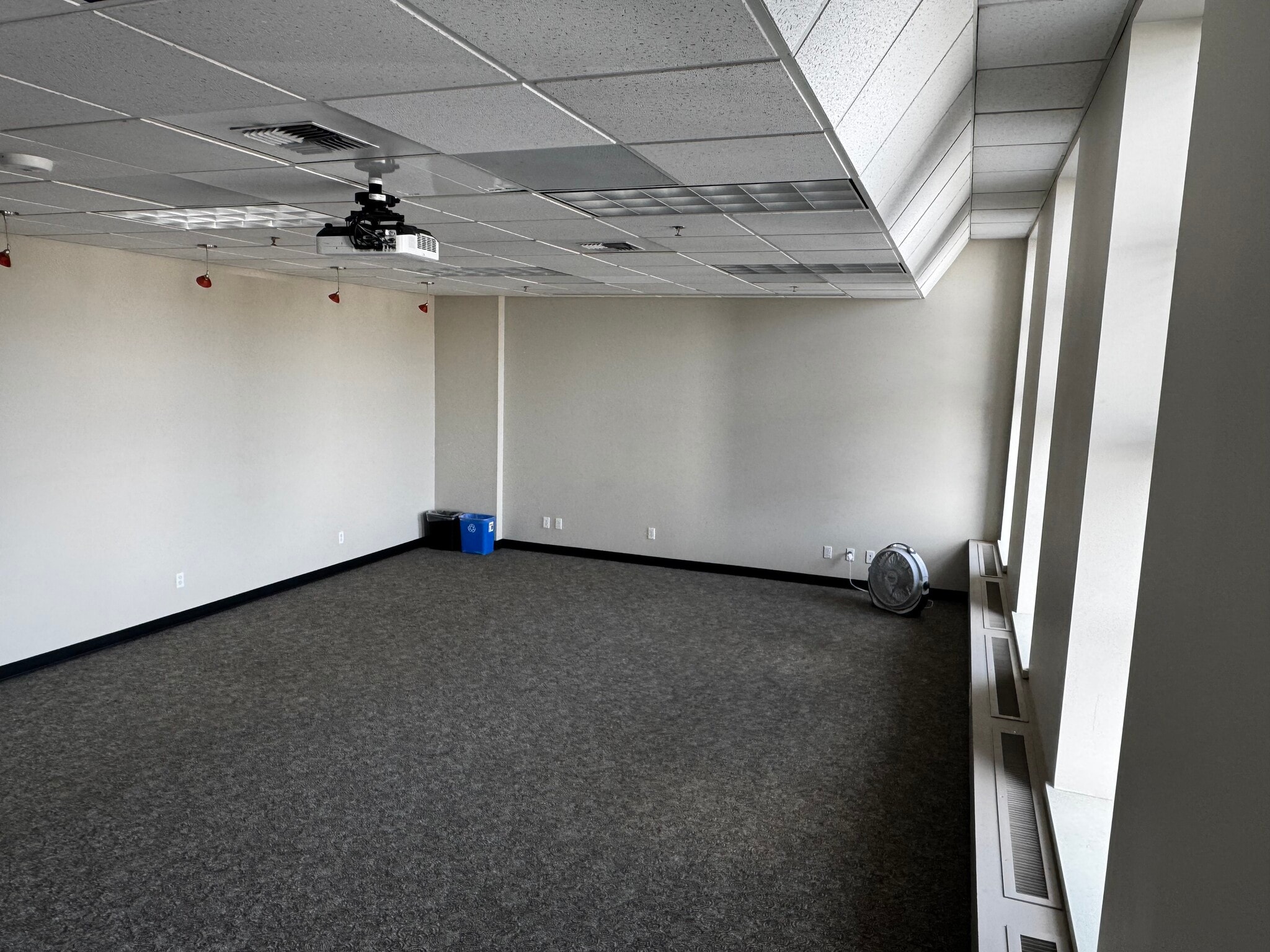 203 N Washington St, Spokane, WA à louer Photo intérieure- Image 1 de 5