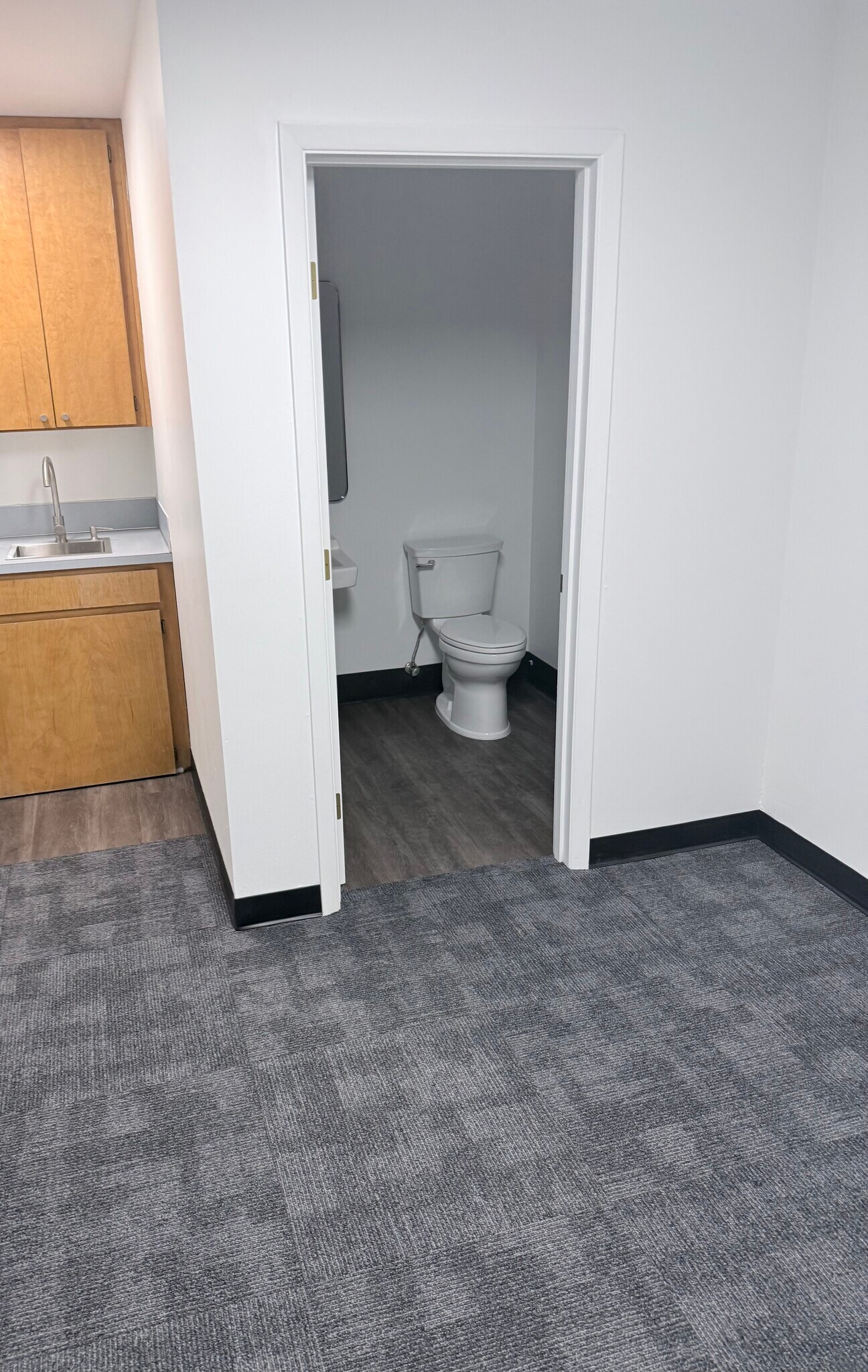 2802-2812 19th St SE, Salem, OR for lease Interior Photo- Image 1 of 3