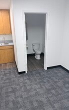 2802-2812 19th St SE, Salem, OR for lease Interior Photo- Image 1 of 3