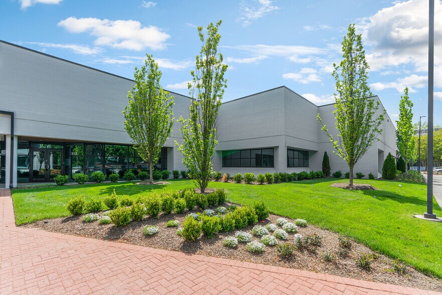 4016-4025 Stirrup Creek Dr, Durham, NC à louer - Photo du bâtiment - Image 3 de 8