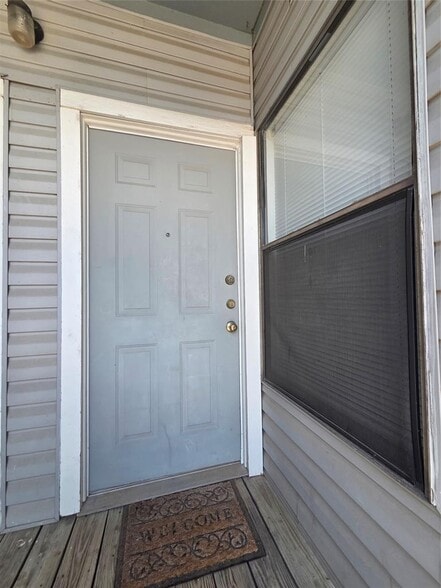 2423 W Slaughter Ln, Austin, TX for sale - Building Photo - Image 2 of 18