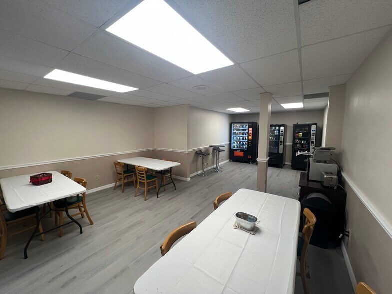 595 N Nova Rd, Ormond Beach, FL à vendre - Photo intérieure - Image 2 de 5