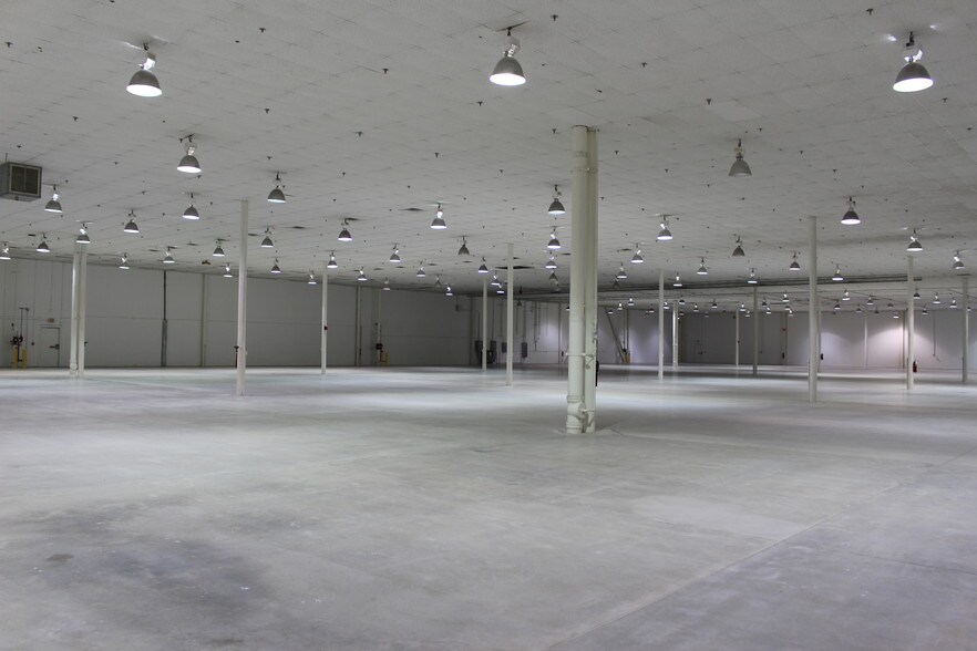 800 Technology Dr, Fayetteville, NC à vendre - Photo intérieure - Image 2 de 15