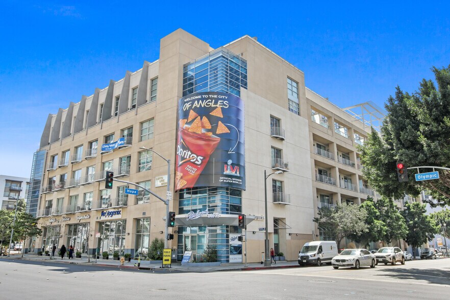 1000 S Hope St, Los Angeles, CA à louer - Photo du bâtiment - Image 2 de 16