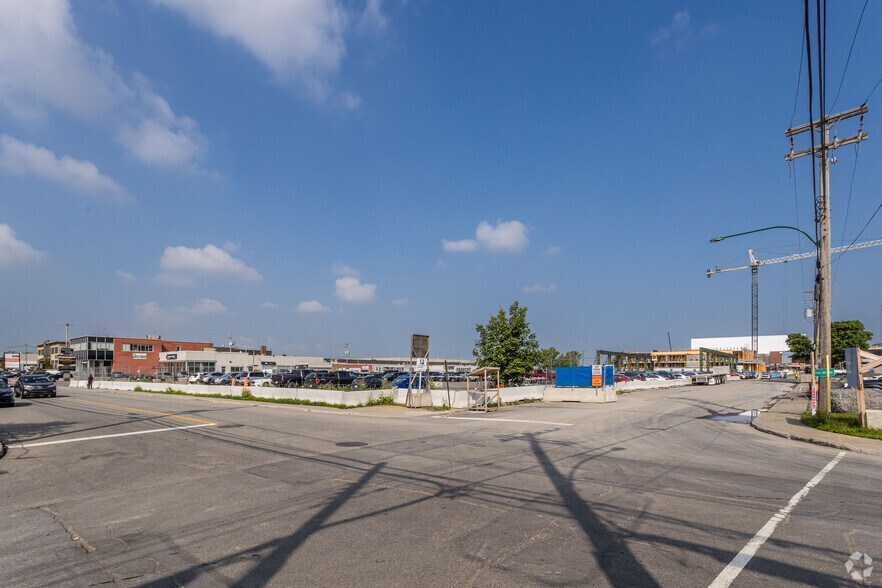 5441 Av Royalmount, Mont-Royal, QC à vendre - Photo du bâtiment - Image 1 de 1