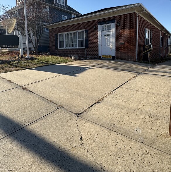 141 Main St, South River, NJ à vendre - Photo du bâtiment - Image 1 de 32