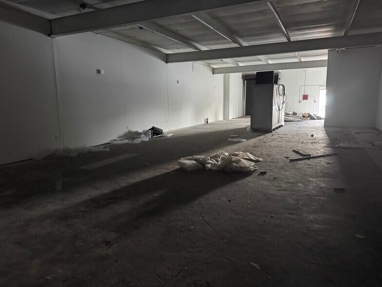 2775 E 10th Ave, Hialeah, FL à louer - Photo du bâtiment - Image 2 de 6