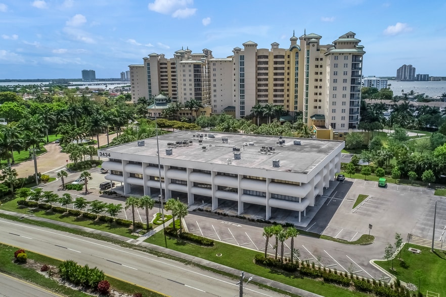 3434 Hancock Bridge Pky, North Fort Myers, FL for lease - Building Photo - Image 3 of 18