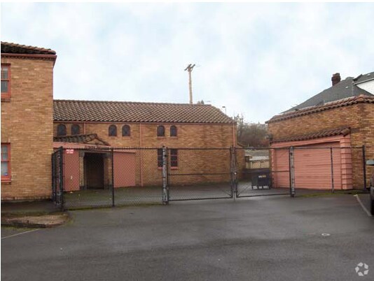 210 NW 17th Ave, Portland, OR à louer - Photo du bâtiment - Image 3 de 14