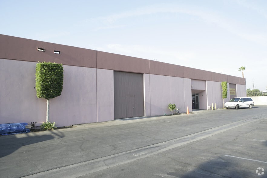 11255 Woodruff Ave, Downey, CA for lease - Building Photo - Image 3 of 5