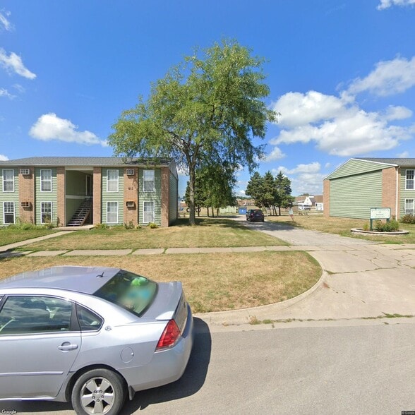 811-903 N Illini Ave, Pontiac, IL à vendre - Photo principale - Image 1 de 14