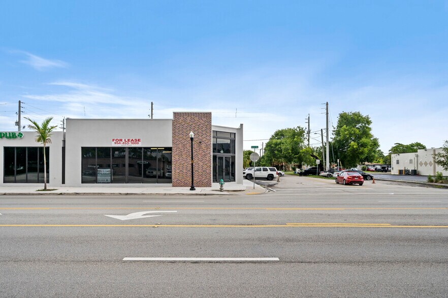 2215 N Federal Hwy, Hollywood, FL à louer - Photo du bâtiment - Image 2 de 40
