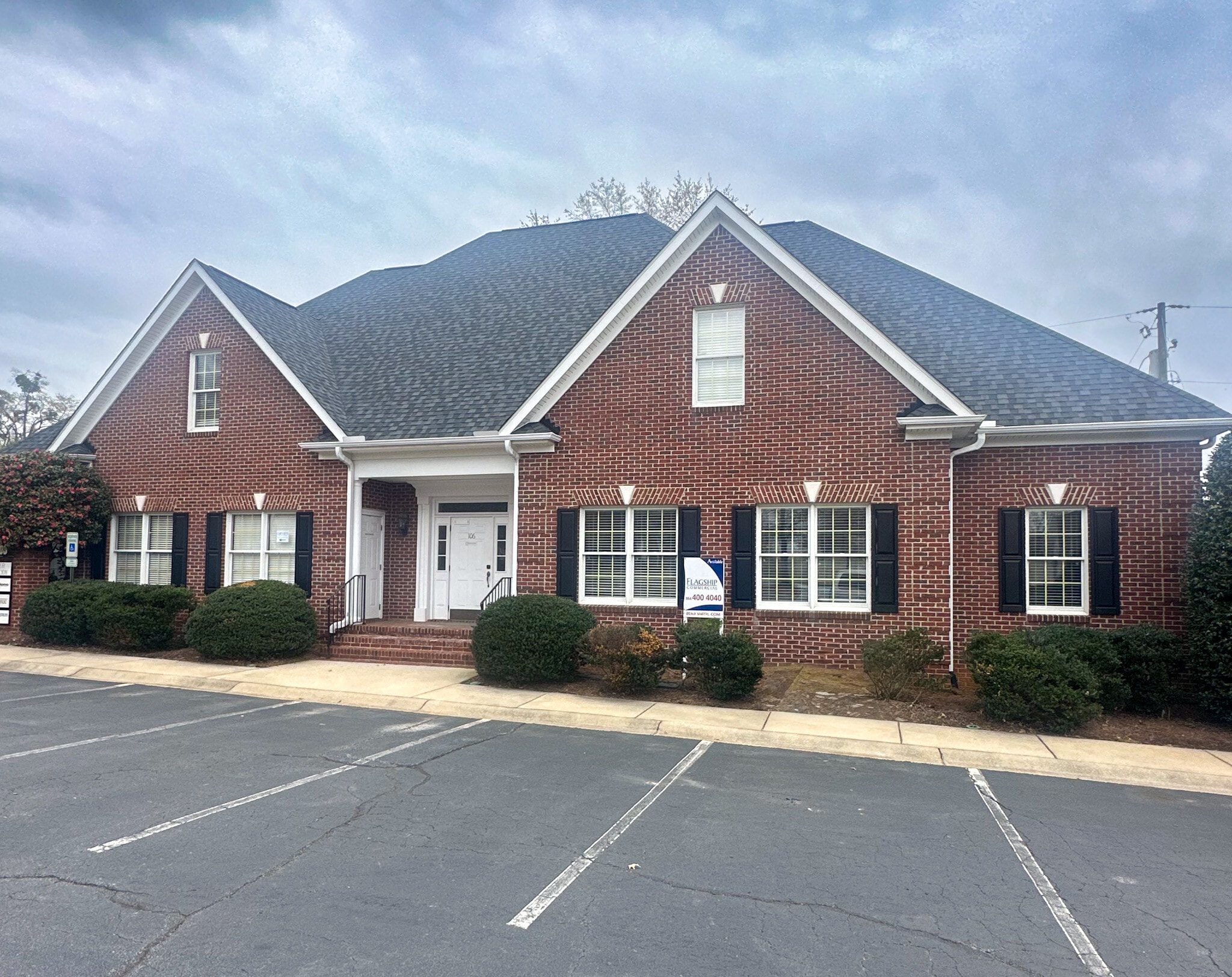 106 Commons Blvd, Piedmont, SC for lease Primary Photo- Image 1 of 6