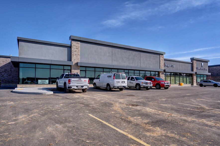 1070 Rest Acres Rd, Brant, ON à louer - Photo du bâtiment - Image 2 de 3