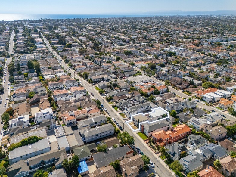 2013 Ruhland Ave, Redondo Beach, CA for sale - Building Photo - Image 3 of 9