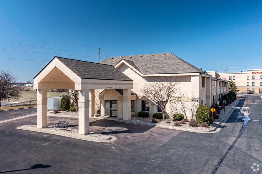 2225 N State St, Fairmont, MN à vendre - Photo du bâtiment - Image 2 de 9