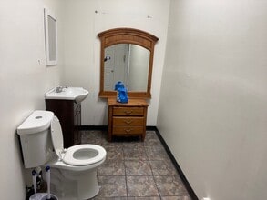 17503-17587 Imperial Valley Dr, Houston, TX for lease Building Photo- Image 2 of 4