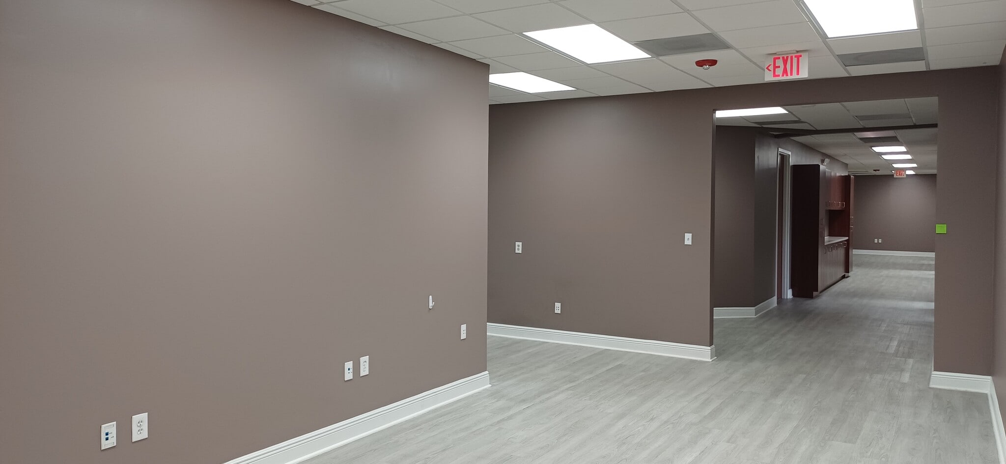 290 NW 165th St, North Miami Beach, FL for lease Interior Photo- Image 1 of 16