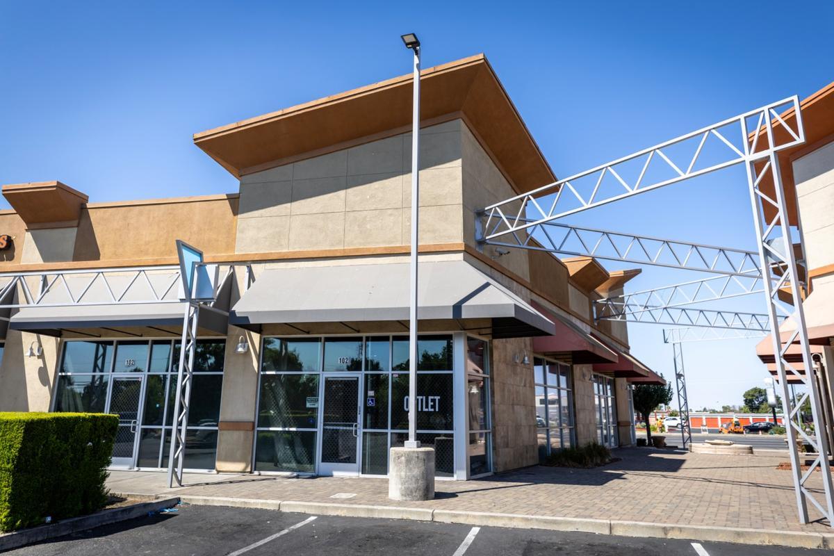 7215 Stockton Blvd, Sacramento, CA for lease Primary Photo- Image 1 of 7