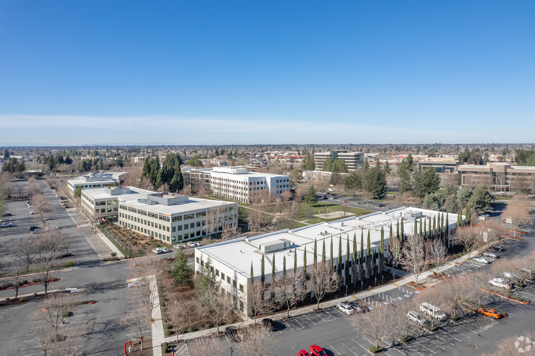 10860 Gold Center Dr, Rancho Cordova, CA à louer Photo du b timent- Image 1 de 40