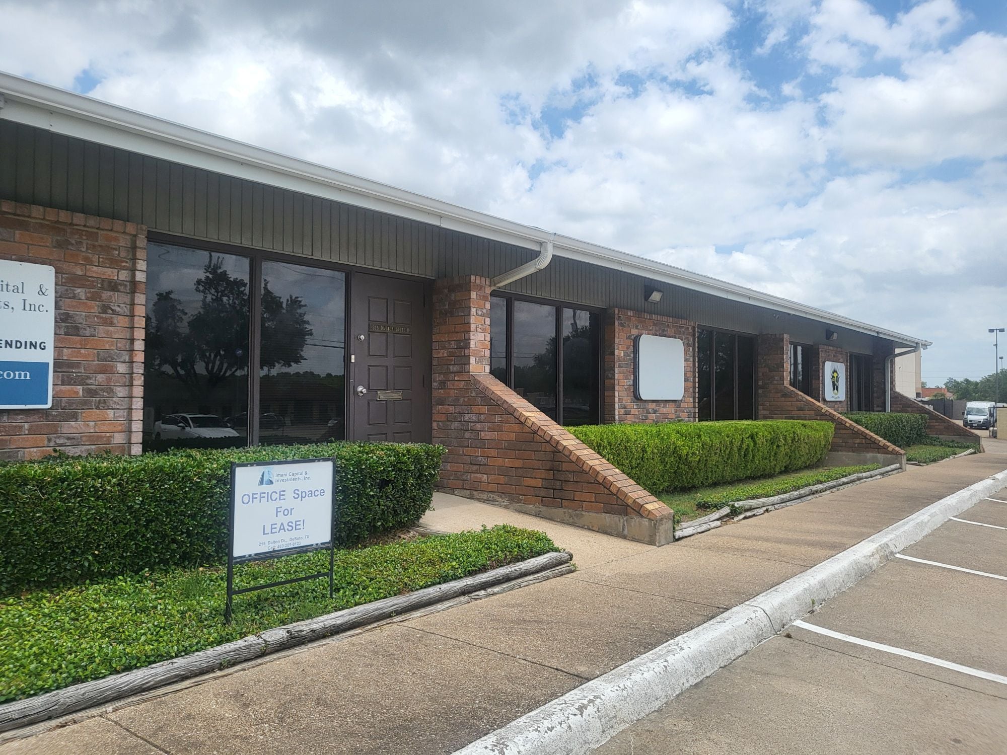 215 Dalton Dr, DeSoto, TX for lease Building Photo- Image 1 of 8