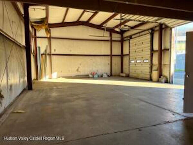 6 Frederick St, Hudson, NY à louer - Photo du bâtiment - Image 3 de 7