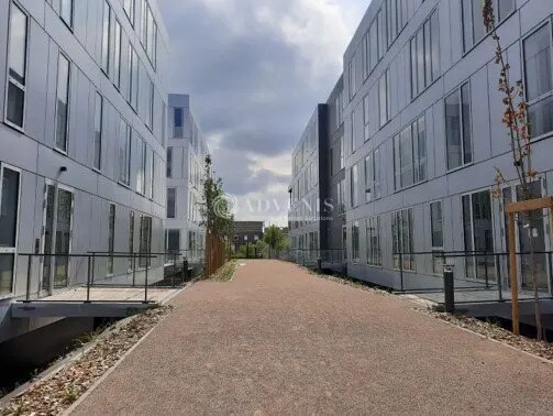 Bureau dans Loos à louer - Photo du bâtiment - Image 2 de 4