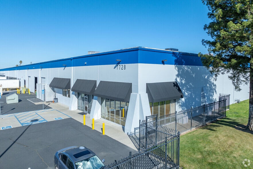 7728 Wilbur Way, Sacramento, CA for lease - Primary Photo - Image 2 of 27
