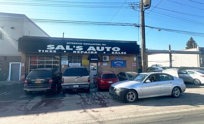 Plus de détails pour 1844 Utica Ave, Brooklyn, NY - Commerce de détail à vendre