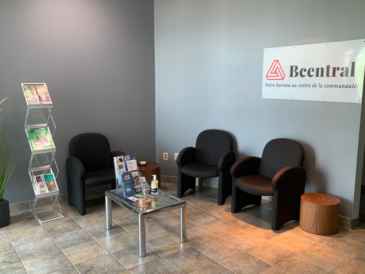 104 Rue Maclaren E, Gatineau, QC for lease Interior Photo- Image 1 of 5