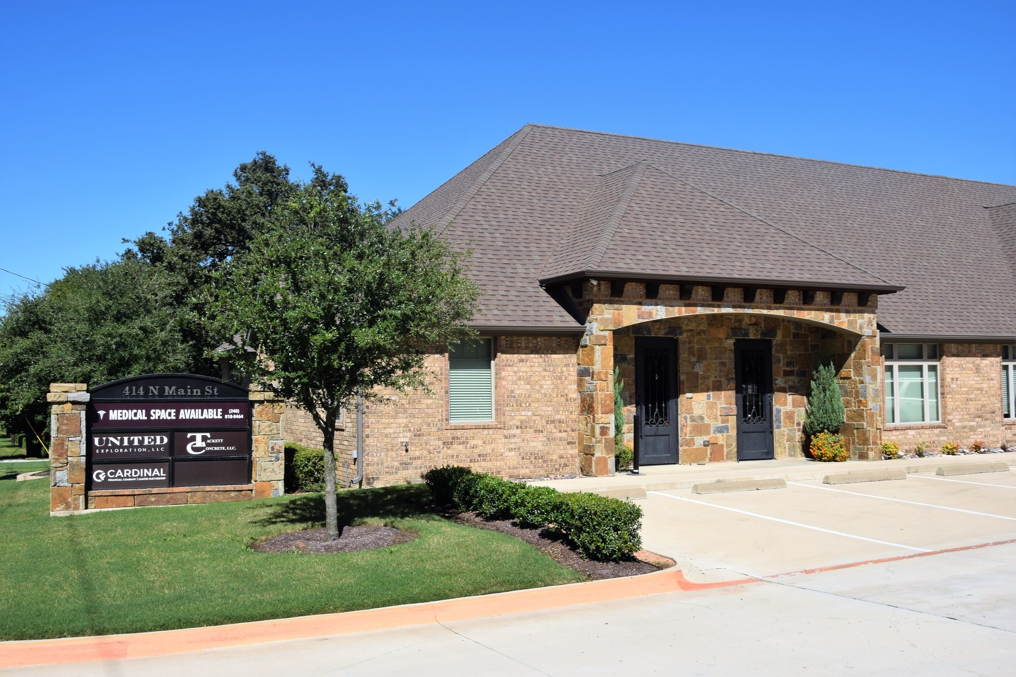 414 N Main St, Grapevine, TX for lease Primary Photo- Image 1 of 25