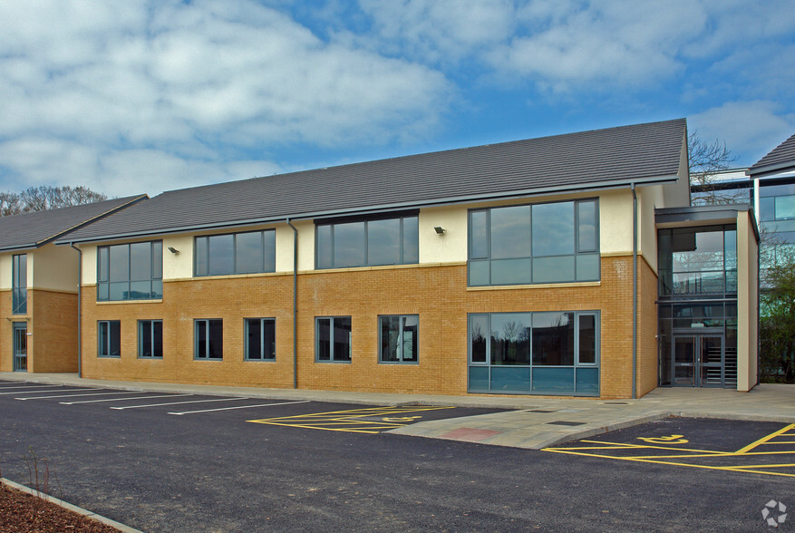 255 Capability Green, Luton for lease - Primary Photo - Image 1 of 5