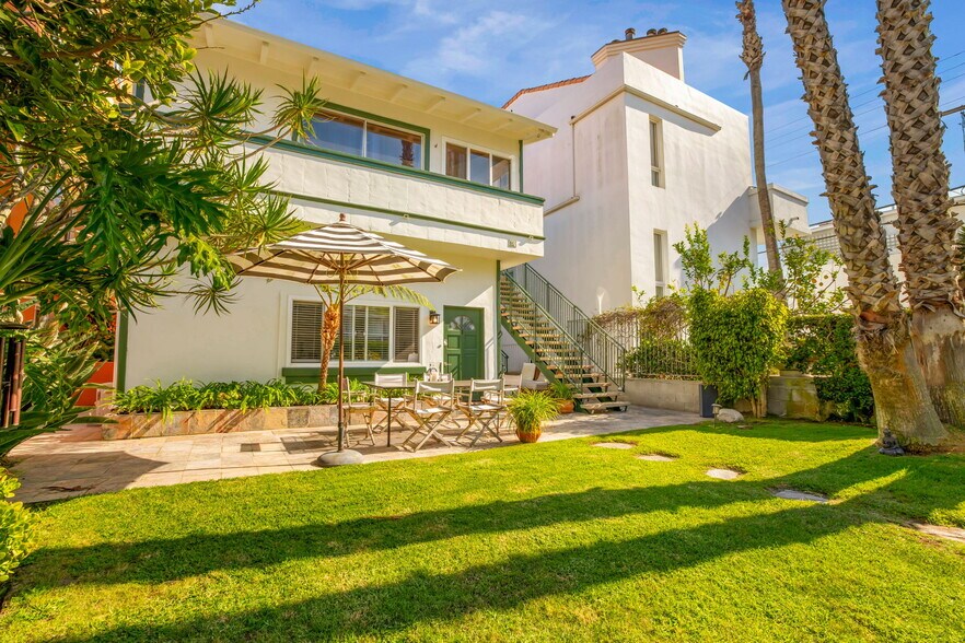 16 Spinnaker St, Marina Del Rey, CA à vendre - Photo du bâtiment - Image 3 de 45