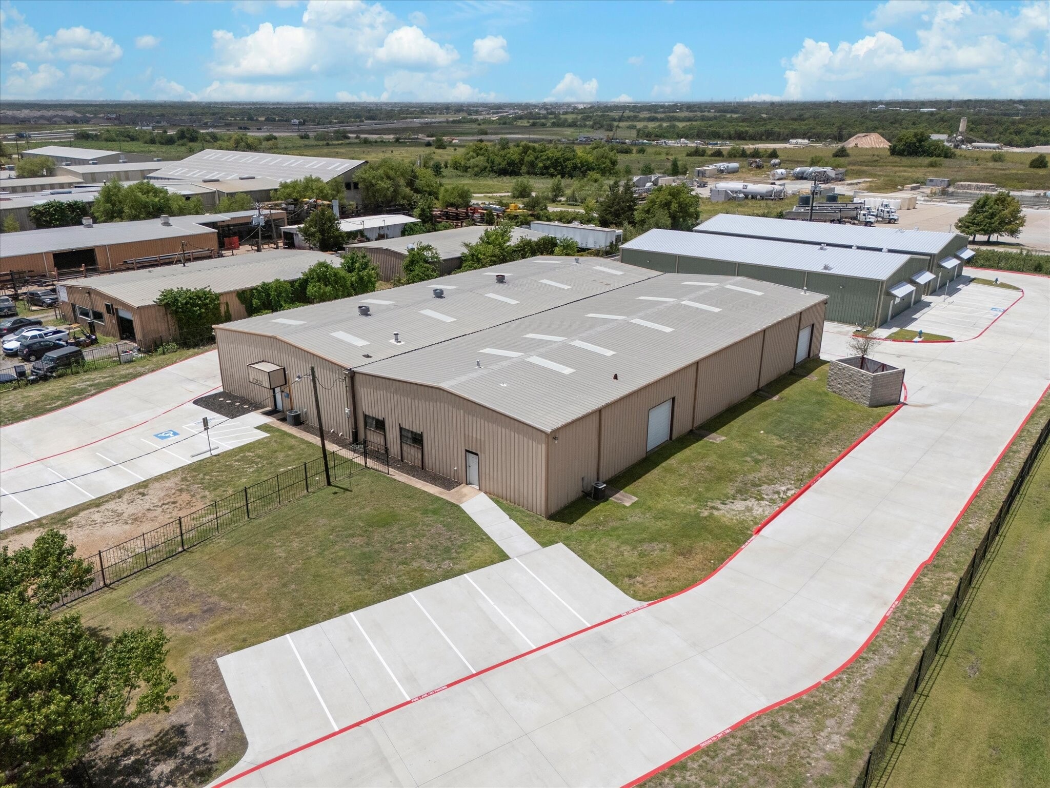 1305 Industrial Dr, Royse City, TX à louer Photo du bâtiment- Image 1 de 17