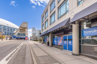 12 Blue Jays Way, Toronto, ON à louer Photo intérieure- Image 2 de 6